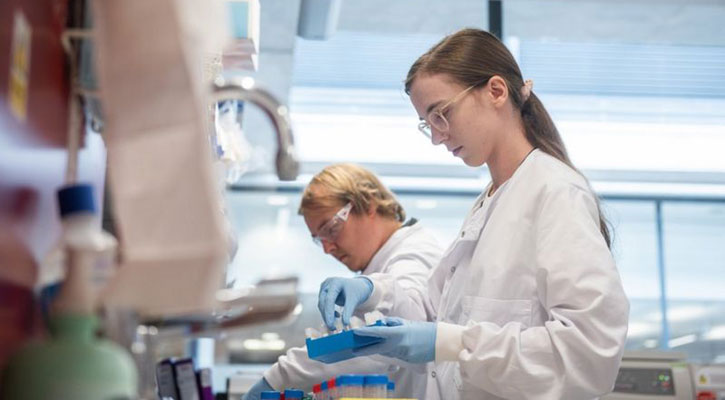 Covid-19: Oxford University vaccine shows 70% protection