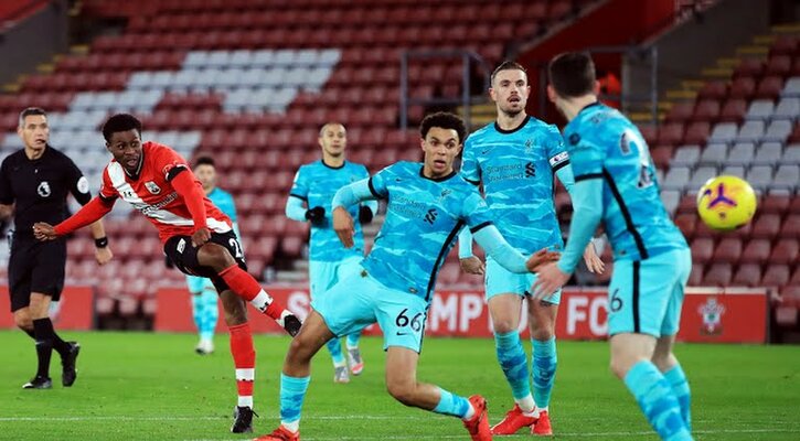 Leaders Liverpool lose at Southampton 