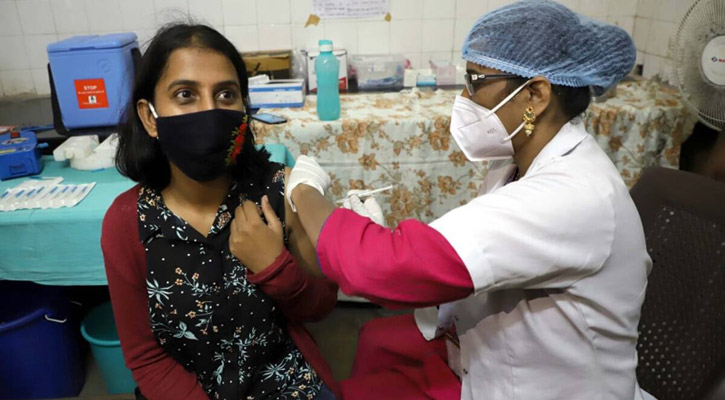 India records 30,570 new Covid-19 cases, 431 deaths