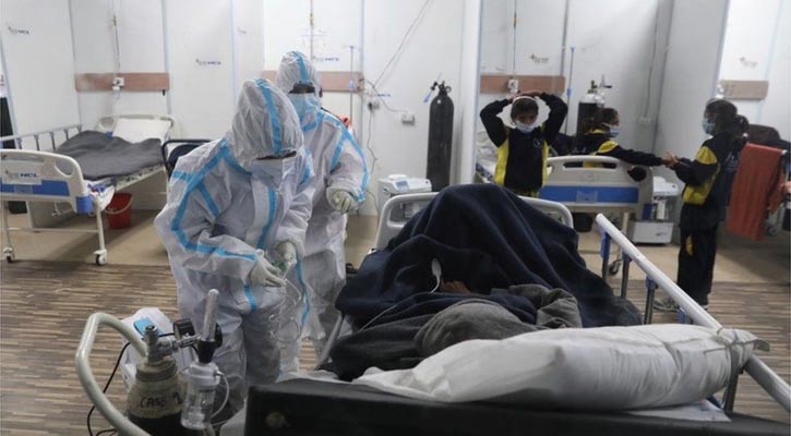 Omicron: Curfew in Delhi as India Covid cases surge