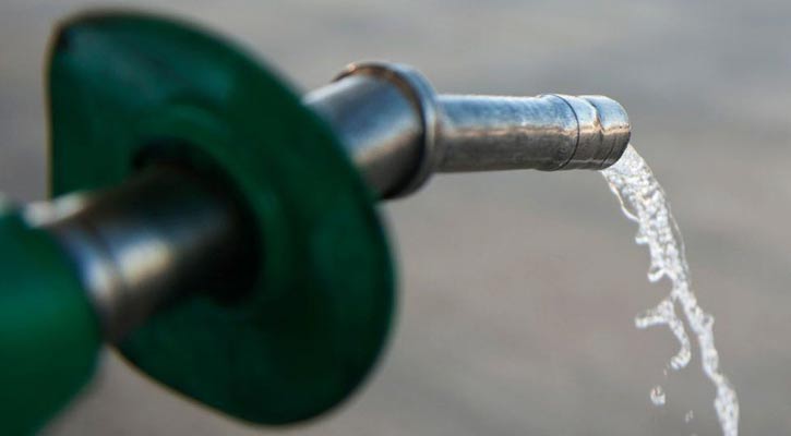 Oil soars past $100 after Russia orders troops into Ukraine