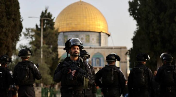 Tensions flare as Israeli police enter Al-Aqsa Mosque again