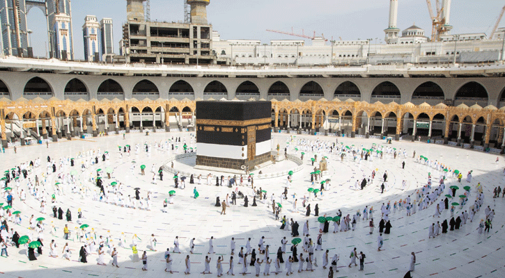 Saudi Arabia opens visa applications for Umrah