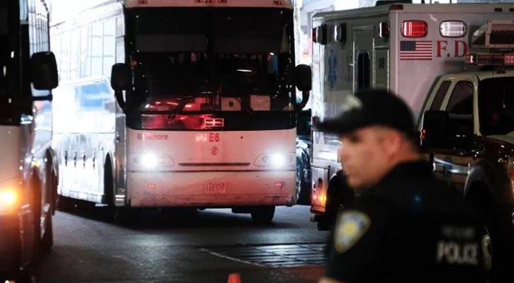 New York City declares emergency over migrant 'crisis'