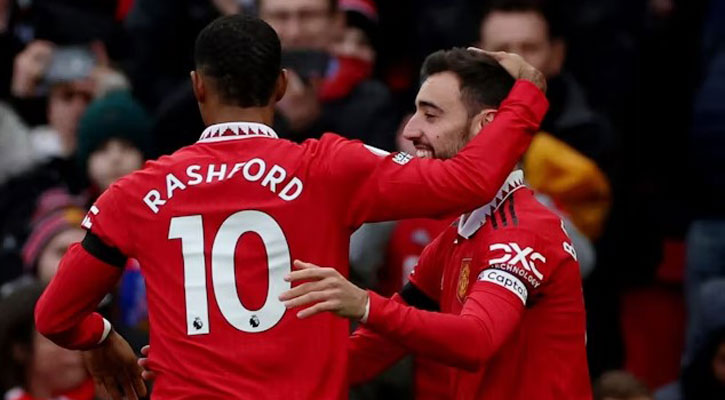 Ten-man Man Utd hold on to beat Crystal Palace 
