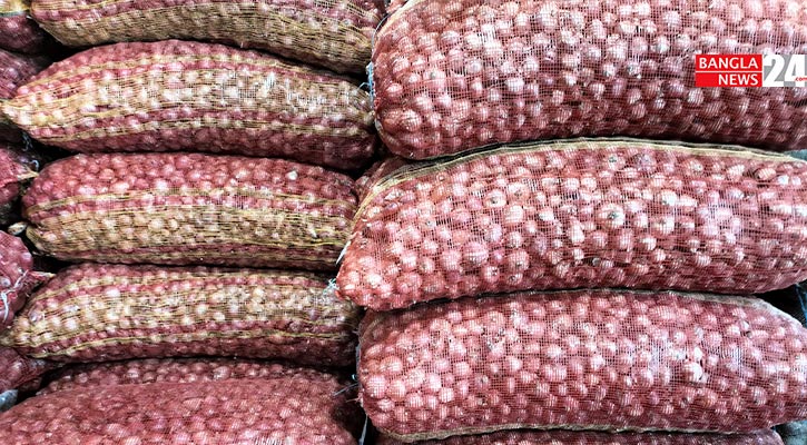Onion imports halted: Farmers happy, not consumers