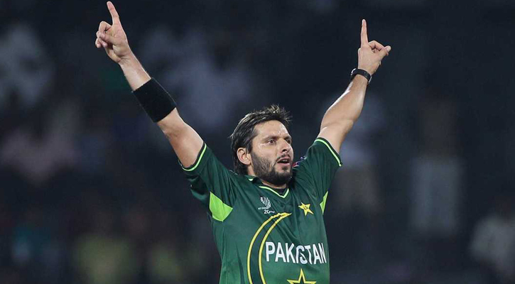 Afridi joins Pakistan team for inaugural Over-40 World Cup