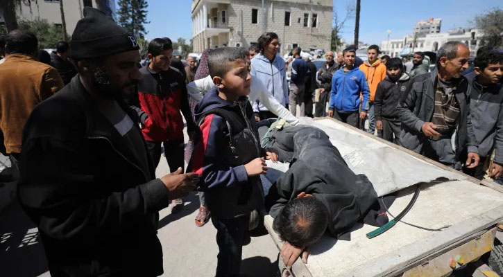 At least 19 killed as Israeli forces fire on Gaza aid seekers