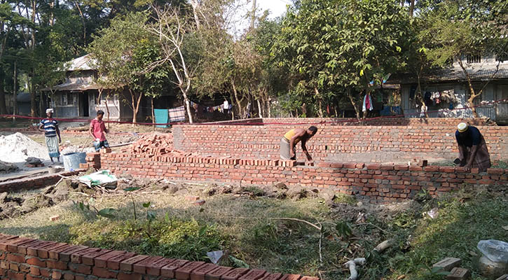 হাইকোর্টের নির্দেশ না মেনে খাল ভরাট করে ভবন নির্মাণ, মামলা