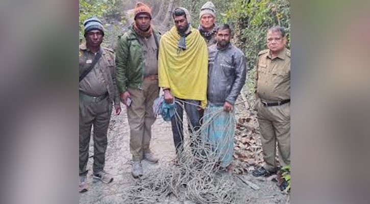 বাগেরহাটে ১৬ কেজি হরিণের মাংসসহ আটক ২ শিকারি