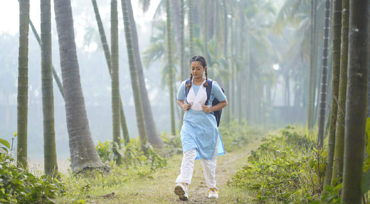 ৭ কেজি ওজন কমিয়ে স্কুলছাত্রী হয়ে ফিরছেন দীঘি! 