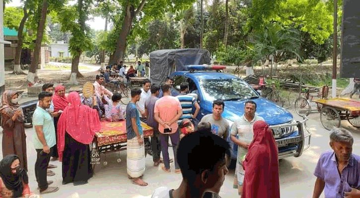 সাঁথিয়ায় পাগলা কুকুরের কামড়ে আহত শতাধিক, ভ্যাকসিন সংকট