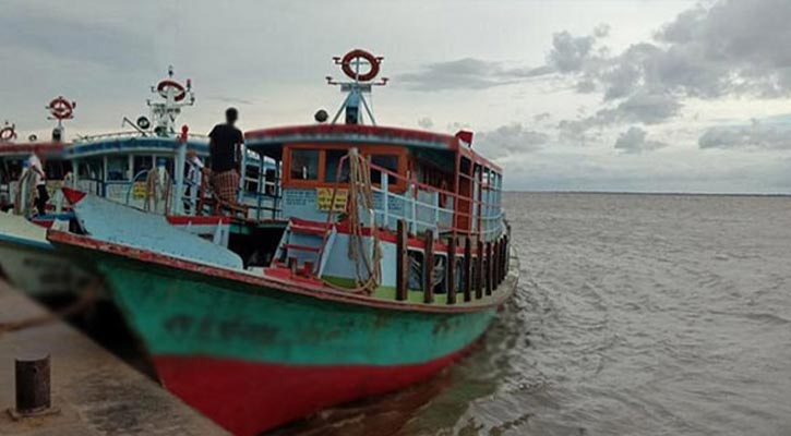 নদীবন্দরে তোলা হয়েছে সতর্কতা সংকেত