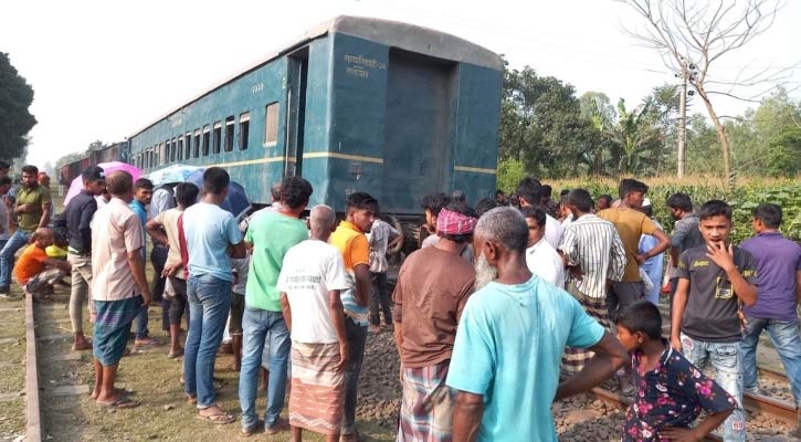 ৪ ঘণ্টা পর লালমনিরহাটের রেল যোগাযোগ স্বাভাবিক