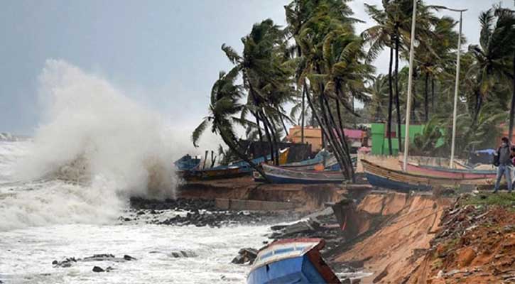 মোখার প্রভাবে ভারী বৃষ্টিতে ভূমিধসের শঙ্কা ৫ জেলায়