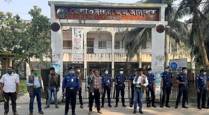 আদালতে হাজিরা দিতে এসে প্রতিপক্ষের হামলায় নারীসহ আহত ৫