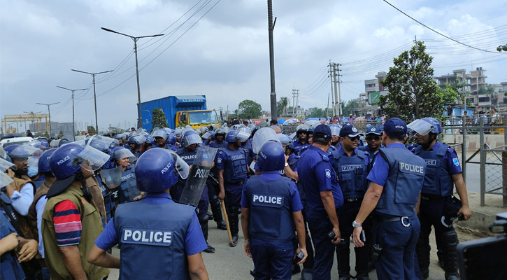 আমিনবাজারে ৪ ককটেল বিস্ফোরণ, উদ্ধার ৬ 