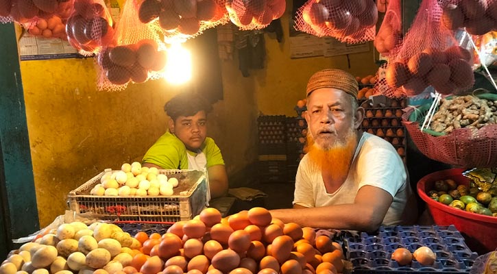 ‘অকারণে’ বাড়ছে ডিমের দাম, ডজন ১৭০ টাকা