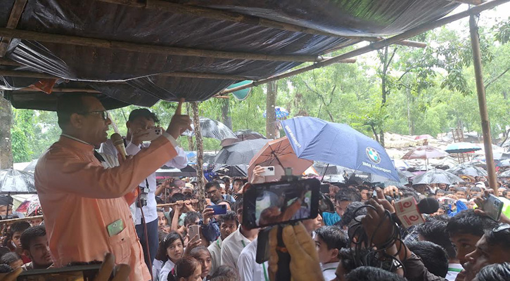 ‘ত্রিপলের ছাউনির নিচে আমরা ভালো নেই’