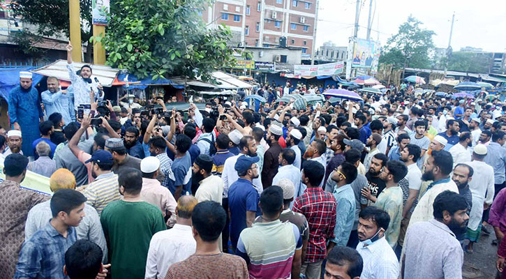 যাত্রাবাড়ীতে জামায়াতের বিক্ষোভে পুলিশের বাধা দেওয়ার অভিযোগ