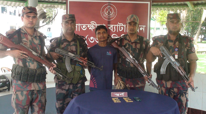 ভ্যানের ব্যাটারি বাক্সে মিলল ১৪ সোনার বার