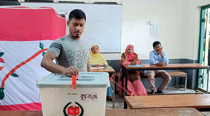 ব্রাহ্মণবাড়িয়া-২ আসনের উপনির্বাচনে ভোটগ্রহণ চলছে