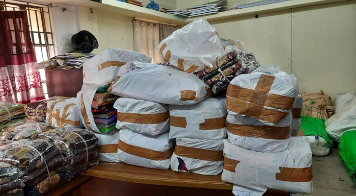 নারায়ণগঞ্জে ৬ কোটি টাকার কাপড় ও কসমেটিকস জব্দ