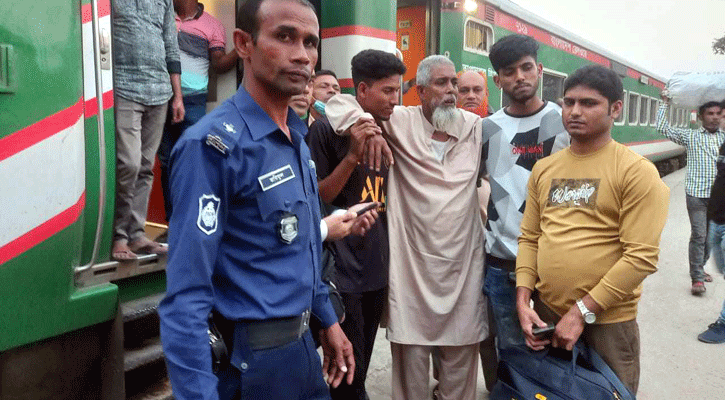 নীলসাগরের অভিজ্ঞতার যাত্রায় যাত্রীর দু'ফোটা চোখের জল