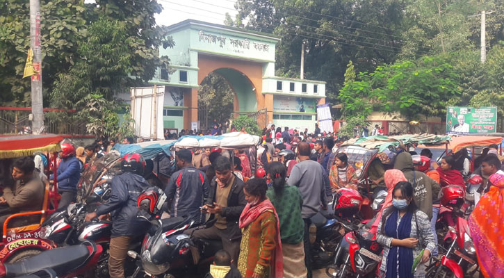 শিক্ষক নিয়োগ পরীক্ষায় ডিভাইস ব্যবহার, ১৮ পরীক্ষার্থী আটক