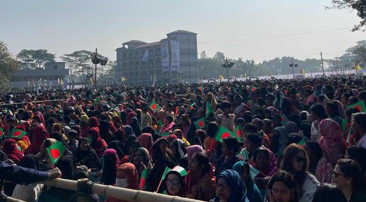 কানায় কানায় পূর্ণ টুঙ্গিপাড়ার শেখ মুজিবুর রহমান কলেজ মাঠ