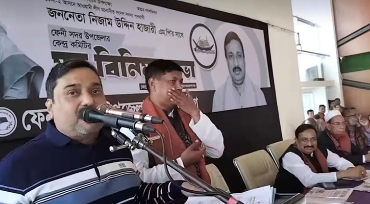 ফেনীতে এসে নৌকায় ভোট চাইলেন সম্রাট