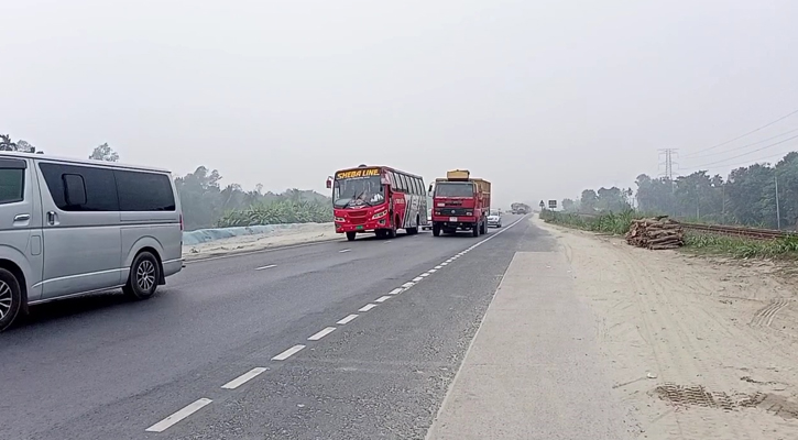 ১০ ঘণ্টা পর বঙ্গবন্ধু সেতু মহাসড়কে যান চলাচল স্বাভাবিক