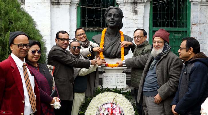 পাবনায় মহানায়িকা সুচিত্রা সেনের দশম মৃত্যুবার্ষিকী পালন