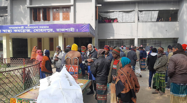 মোহনপুরে বাসের ধাক্কায় প্রাণ গেল শিশুসহ দুই ভ্যানযাত্রীর