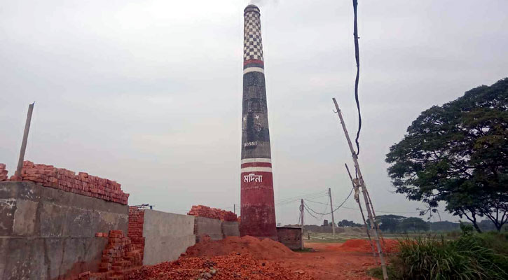 গফরগাঁওয়ে বন্ধ ইটভাটা চলছে নাম পরিবর্তন করে, এলাকাবাসীর ক্ষোভ