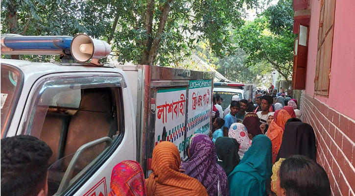 বাড়িতে পৌঁছাল ৫ মরদেহ, শোকার্ত গ্রামবাসীর ঢল