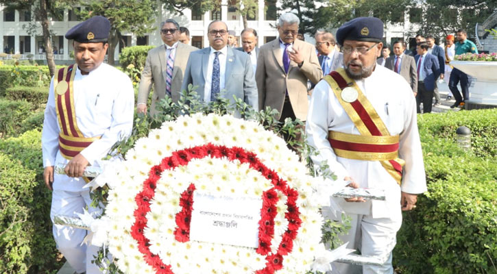 ৭ মার্চে বঙ্গবন্ধুর প্রতি প্রধান বিচারপতির শ্রদ্ধা