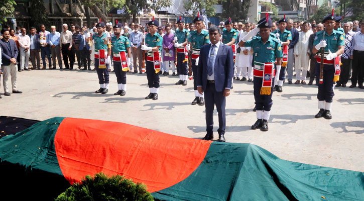 রাষ্ট্রীয় সম্মানে সাংবাদিক ইহসানুল করিমকে শেষ বিদায়