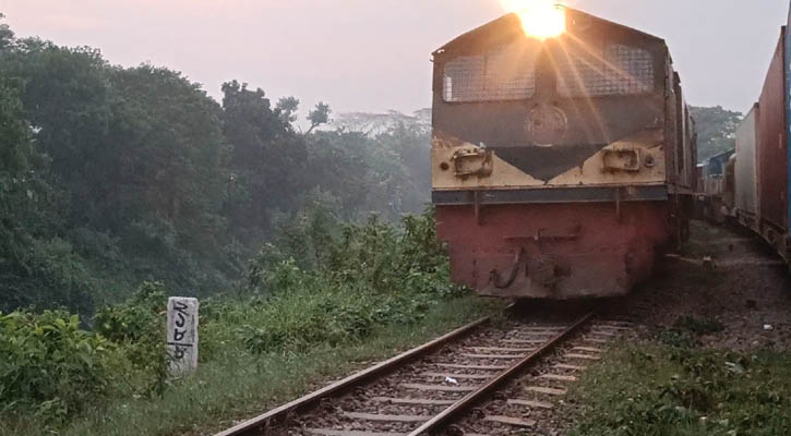 ব্রাহ্মণবাড়িয়ায় ৮ ঘণ্টা পর আপলাইনে ট্রেন চলাচল স্বাভাবিক