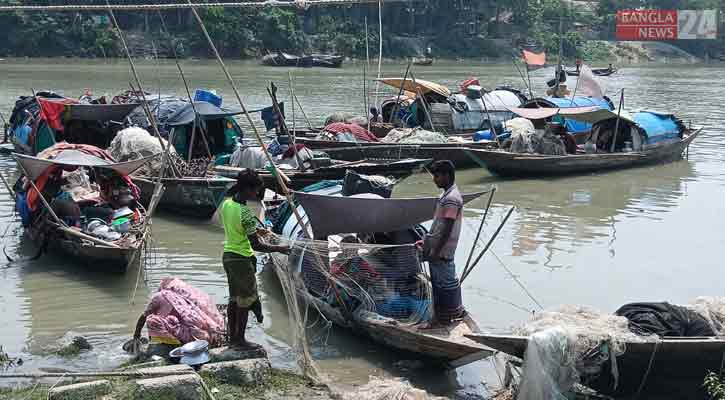 ‘গাঙে না গেলে খাবার জোটে না, তাই ঈদ নিয়ে ভাবনা নেই’