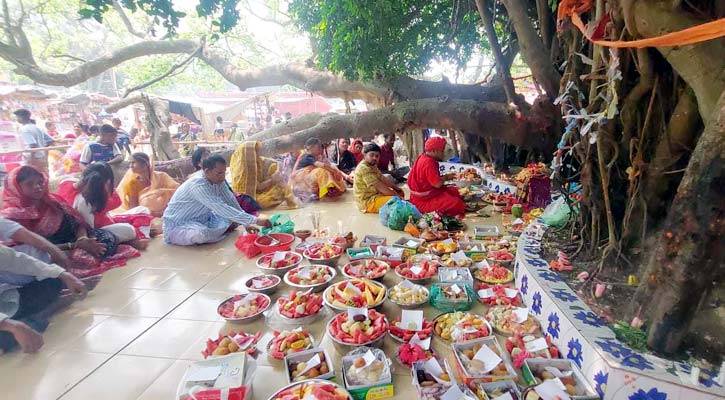 সোনারগাঁয়ে চলছে ৩ দিনব্যাপী বউমেলা