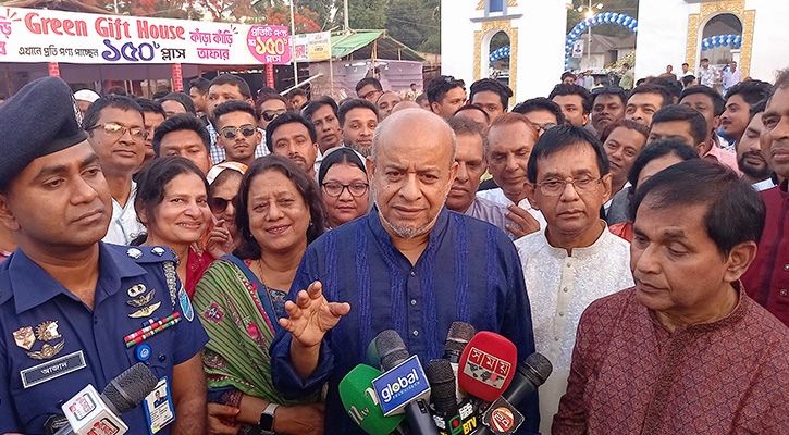 ভর্তুকি প্রত্যাহারে ভাড়া যতটুকু বাড়বে, তা তো মানতেই হবে: রেলমন্ত্রী