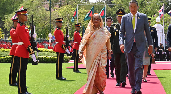 থাই প্রধানমন্ত্রীর কার্যালয়ে শেখ হাসিনাকে উষ্ণ অভ্যর্থনা