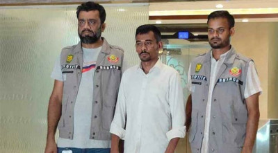 ছুরি-ব্লেড দিয়ে নিজেই অপারেশন করতেন মিল্টন