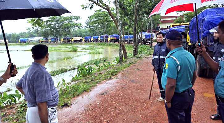 ১৪ ট্রাকে আসা ভারতীয় চিনির বিরাট চালান জব্দ