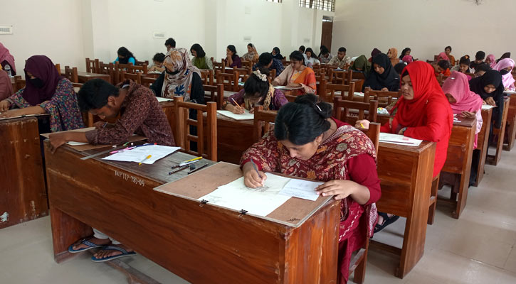 ইবির চারুকলা বিভাগের ব্যবহারিক পরীক্ষা সম্পন্ন 
