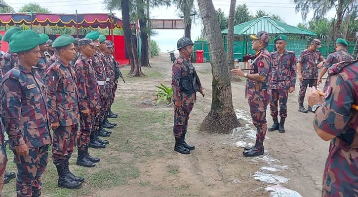 মিয়ানমার সীমান্ত পর্যবেক্ষণে সেন্টমার্টিনে বিজিবি মহাপরিচালক