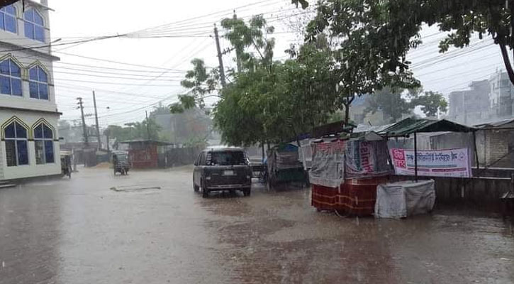 অস্বস্তিকর গরমের পর খুলনায় বৃষ্টি