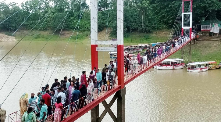 রাঙামাটিতে ৩ দিনে ১০ হাজার পর্যটকের সমাগম, কোটি টাকার ব্যবসা 