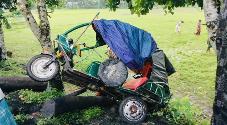 ঈশ্বরগঞ্জে ইজিবাইকে ট্রাকের ধাক্কা, নিহত ৩